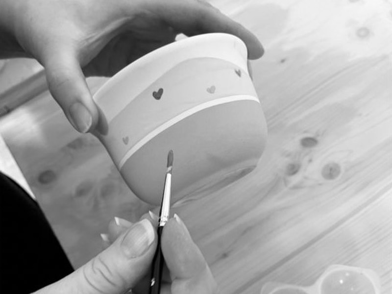 Keramik bemalen dark.jpeg